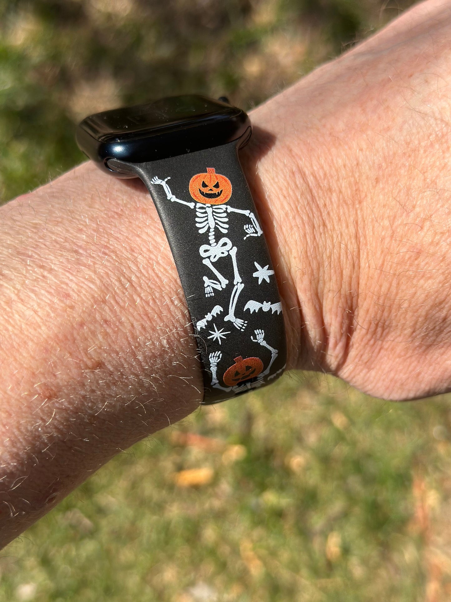 Halloween Watch Band for Apple Watch Engraved Silicone 38mm 40mm 41mm 42mm 44mm 45mm Fall Skeleton Ghosts, Pumpkins Head band