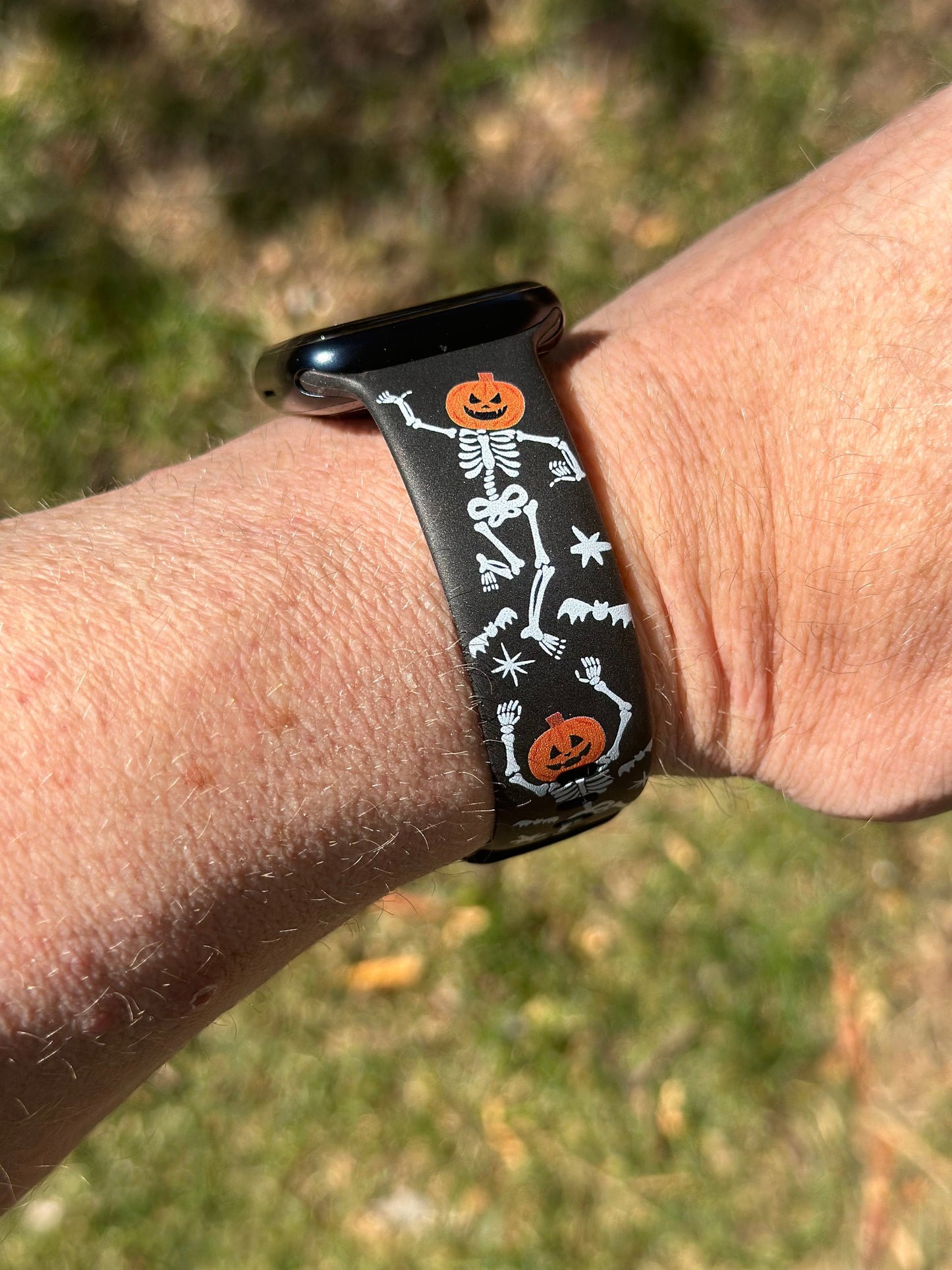 Halloween Watch Band for Apple Watch Engraved Silicone 38mm 40mm 41mm 42mm 44mm 45mm Fall Skeleton Ghosts, Pumpkins Head band