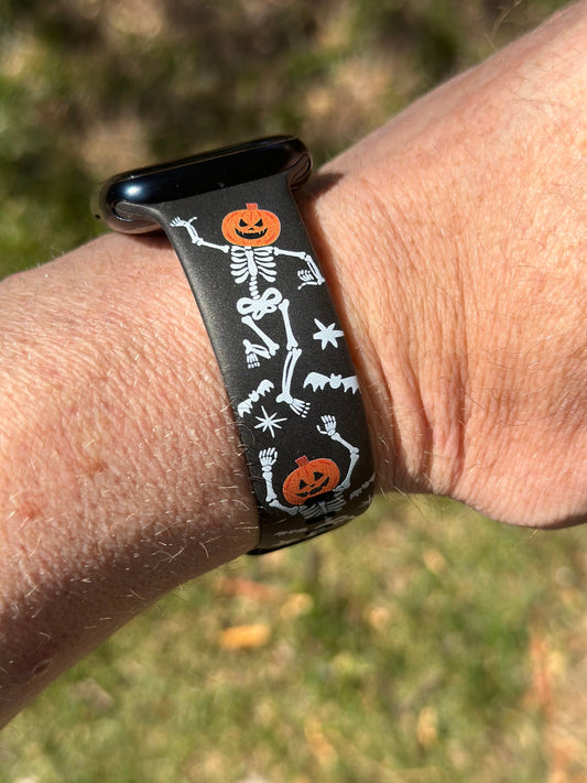 Halloween Watch Band for Apple Watch Engraved Silicone 38mm 40mm 41mm 42mm 44mm 45mm Fall Skeleton Ghosts, Pumpkins Head band
