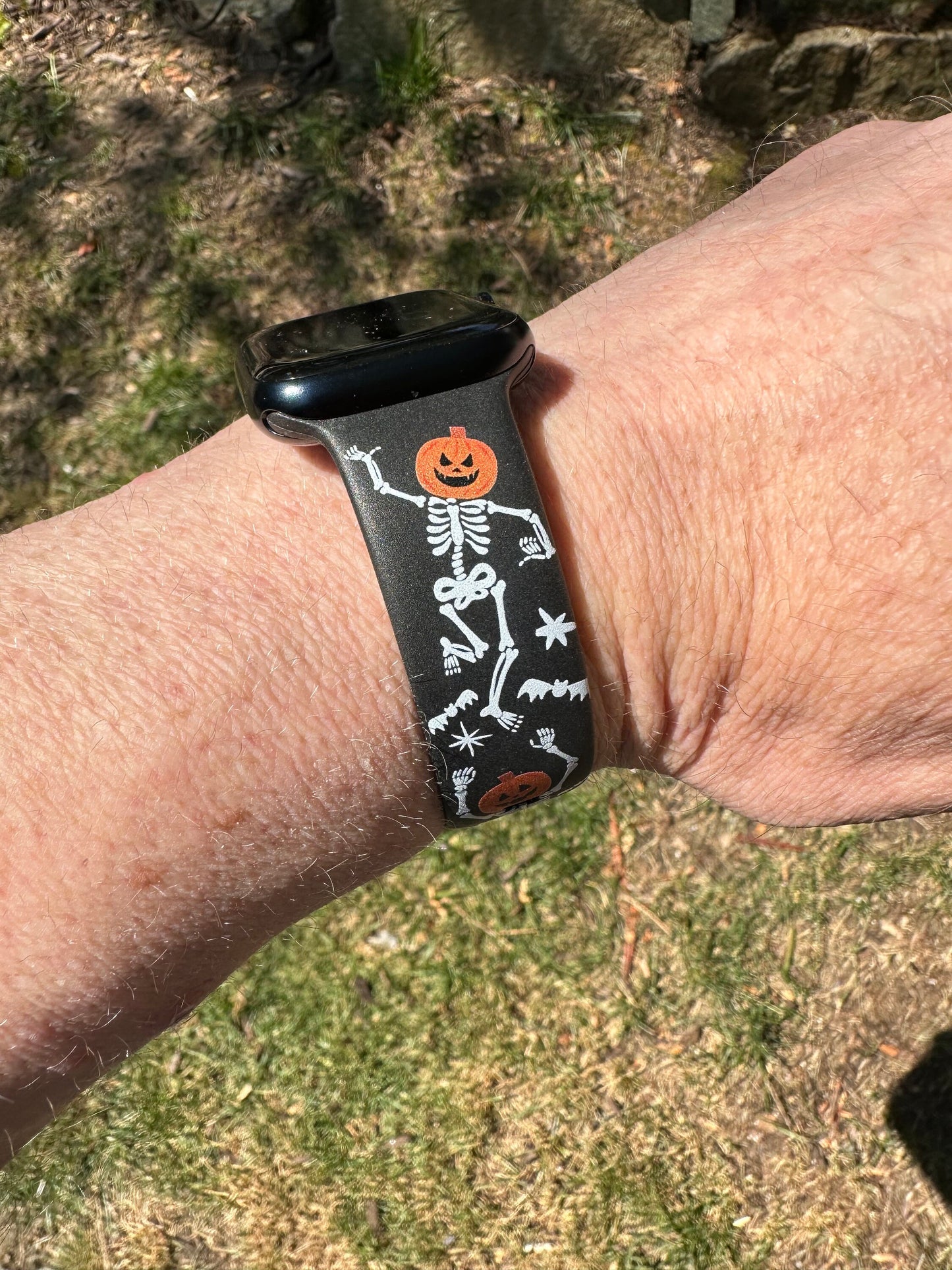 Halloween Watch Band for Apple Watch Engraved Silicone 38mm 40mm 41mm 42mm 44mm 45mm Fall Skeleton Ghosts, Pumpkins Head band